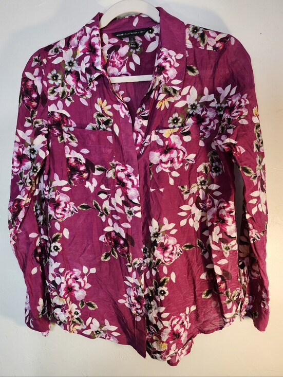 White House Black Market Tops - White House Black Market Floral Button-Front Blouse in Magenta Cotton/silk
